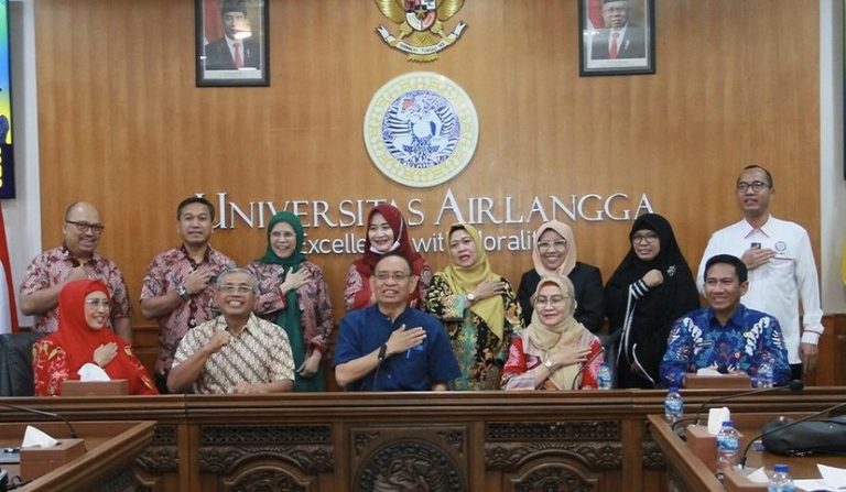 REKTOR UNAIR :12 GURU BESAR BARU UNAIR PERKUAT KONTRIBUSI AIRLANGGA UNTUK INDONESIA DAN DUNIA