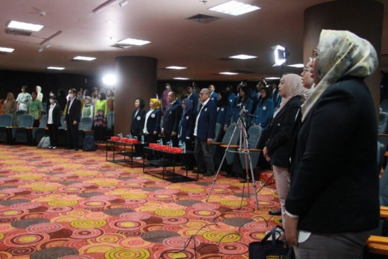 DIREKTUR SPS UNAIR : DENGAN KEILMUAN MULTIDISIPLIN KITA BANGUN KEDAULATAN BANGSA 
