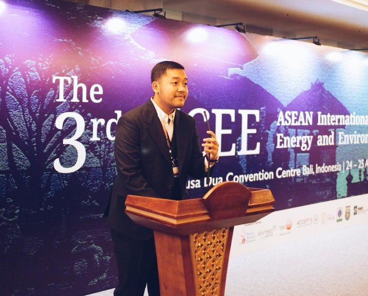 MAHASISWA SPs UNAIR BICARA DI FORUM ASEAN 2023