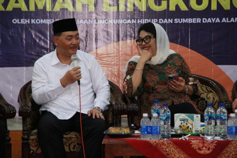 SAMBUT HARI SANTRI, DISHUT PROVINSI JATIM HADIRKAN PROGRAM HUTAN PESANTREN DI ZAINUL HASA GENGGONG.