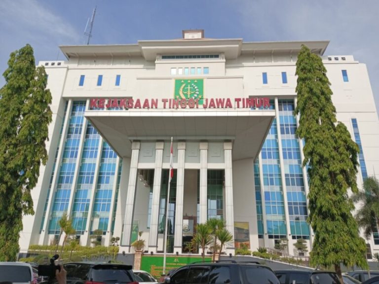 BANJIR PRESTASI KAJATI JATIM : PIMPINAN SPs UNAIR BERI APRESIASI