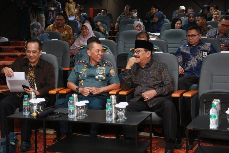 PAKDE KARWO TEKANKAN PENTINGNYA PERGURUAN TINGGI MENYIAPKAN INKUBATOR YANG DISESUAIKAN DENGAN KONDISI MASYARAKAT