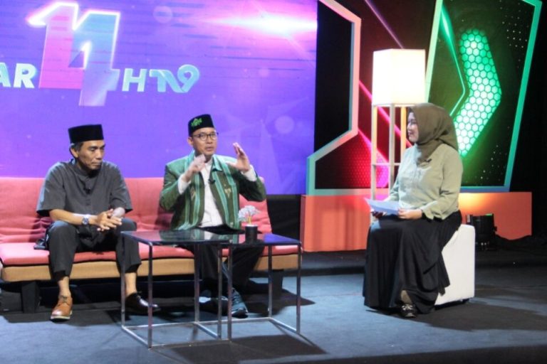 GURU BESAR UNAIR; KH. HASYIM ASYARI ADALAH SOSOK PEMIMPIN TRANFORMATIF INDONESIA