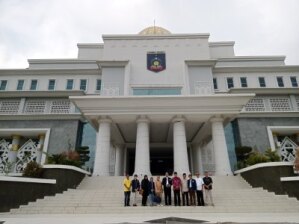 SINERGI MEMBANGUN TRANSFORMASI YANG INKLUSIF DAN BERKELANJUTAN