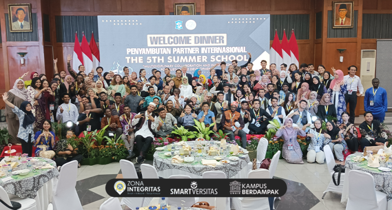 PEMKOT SURABAYA GELAR GALA DINNER SAMBUT PESERTA SUMMER SCHOOL SPS UNAIR 2025