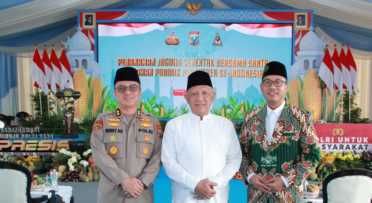Sinergi Polri dan Santri Wujudkan Ketahanan Pangan Nasional Melalui Penanaman Jagung